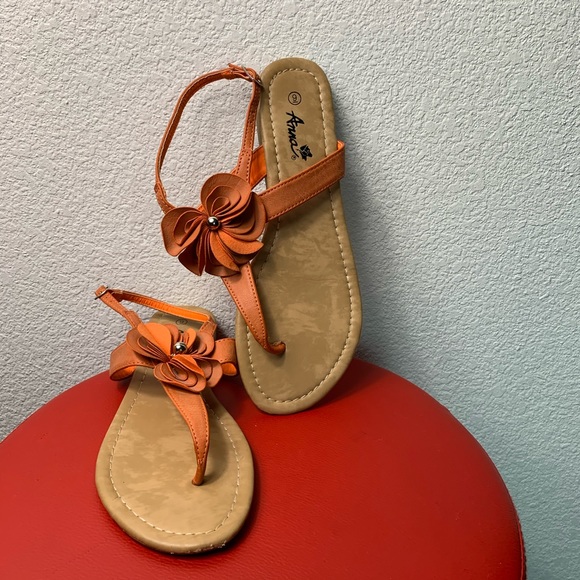 Anna orang sandals with decorative floral design - Picture 4 of 6